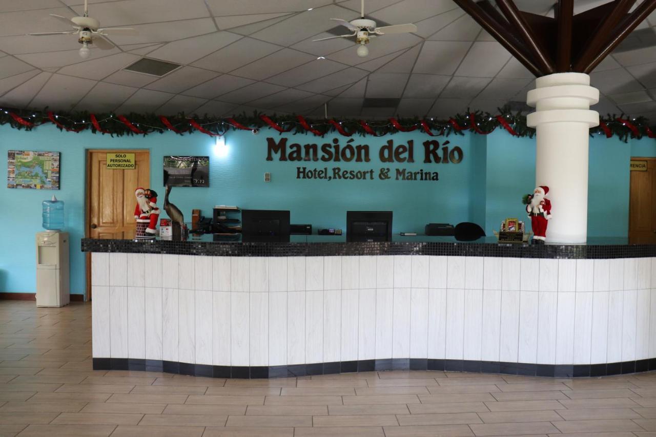 Hotel Mansion Del Rio Rio Dulce Exterior photo